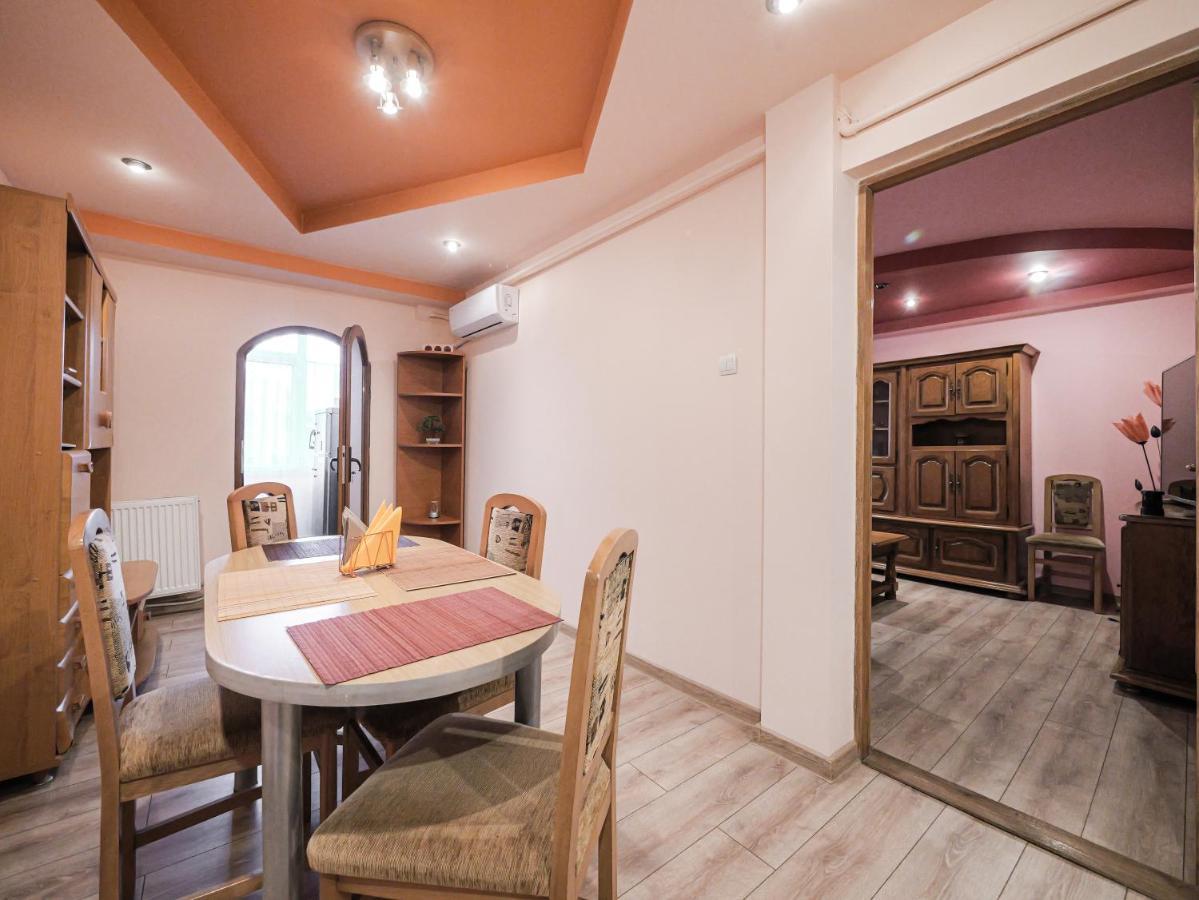 Luxury Ultracentral Curtea De Arges Ngoại thất bức ảnh