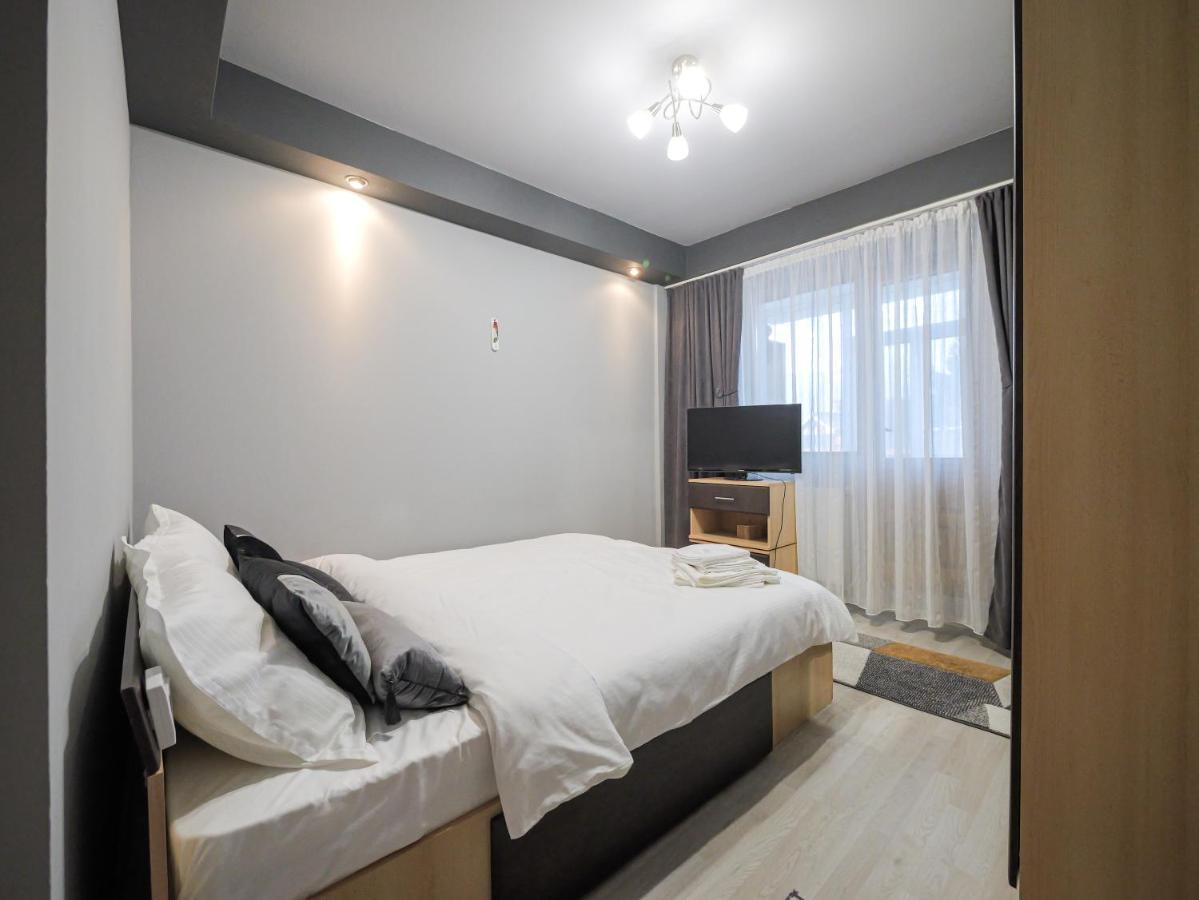 Luxury Ultracentral Curtea De Arges Ngoại thất bức ảnh
