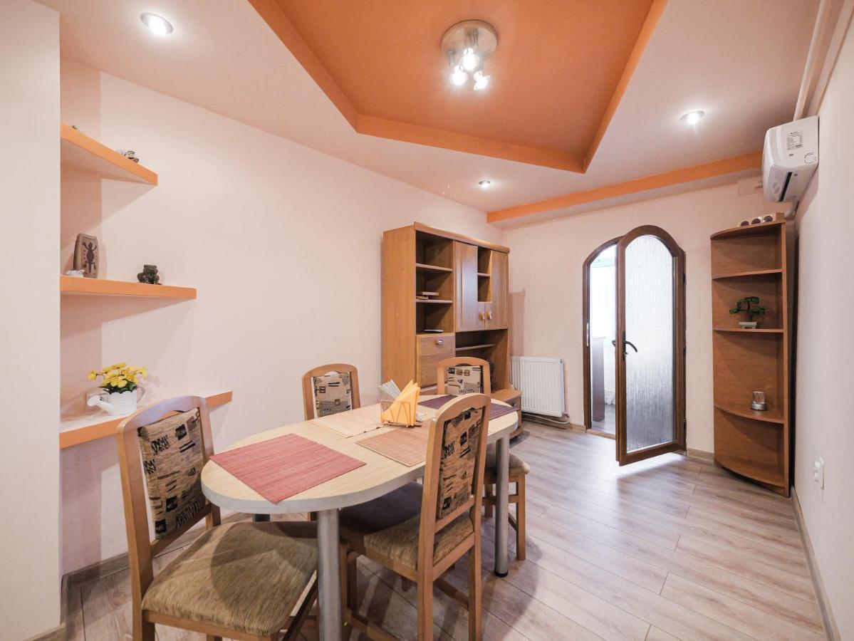 Luxury Ultracentral Curtea De Arges Ngoại thất bức ảnh