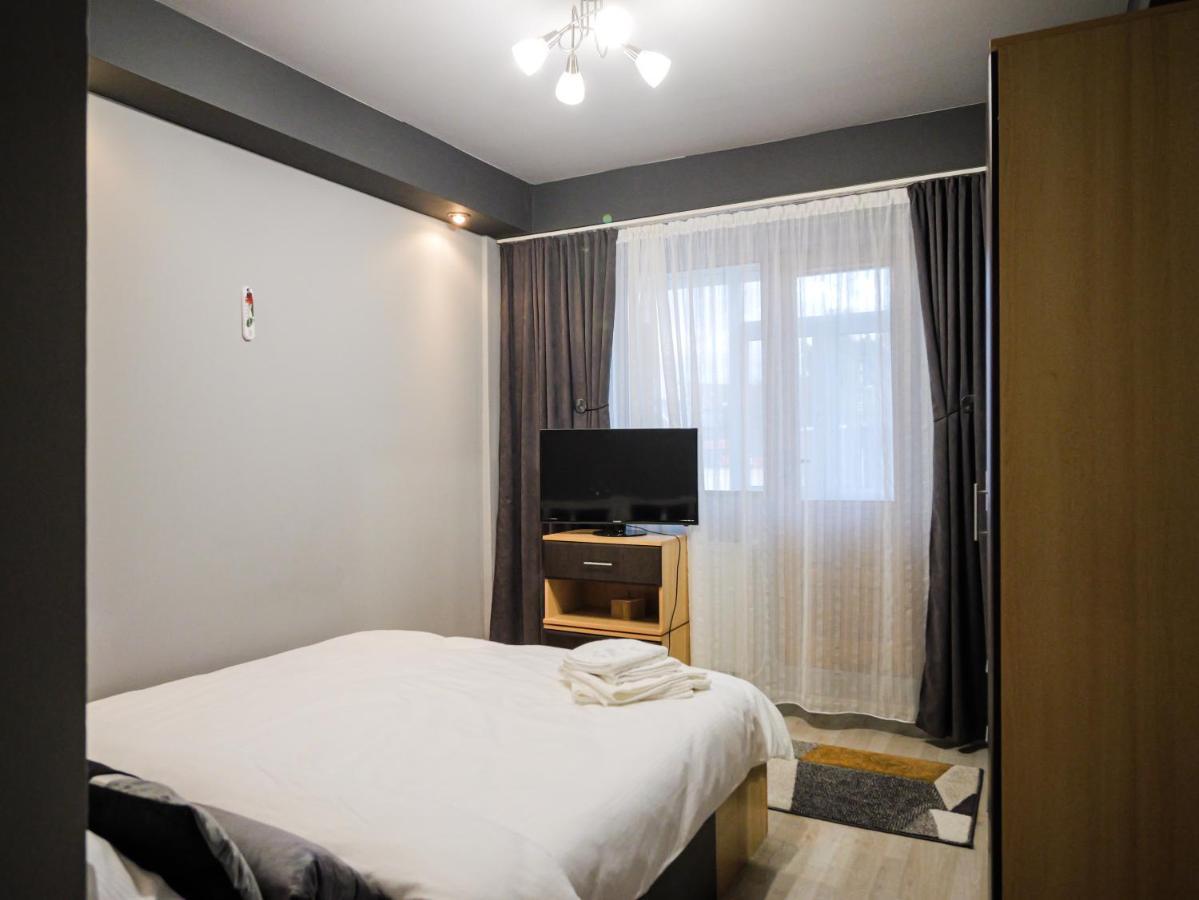 Luxury Ultracentral Curtea De Arges Ngoại thất bức ảnh