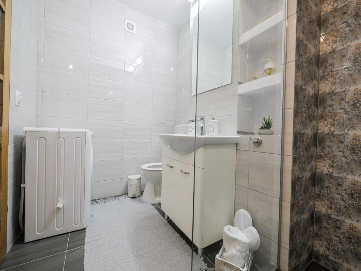Luxury Ultracentral Curtea De Arges Ngoại thất bức ảnh