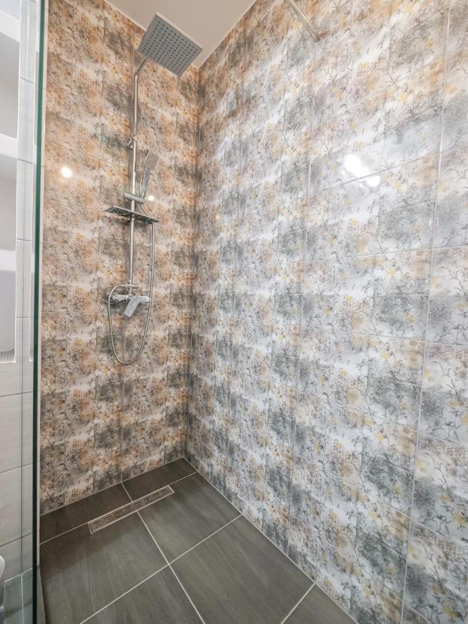 Luxury Ultracentral Curtea De Arges Ngoại thất bức ảnh